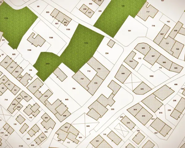 Plan cadastral de Morlaix, montrant parcelles, bâtiments et espaces verts.
