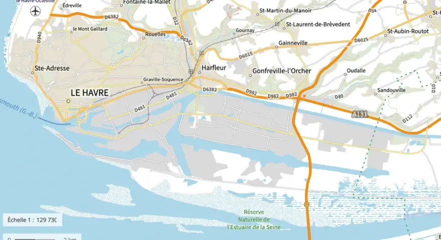Carte du cadastre du Havre et de ses environs, montrant la ville, le port, Harfleur, et la réserve naturelle de l'estuaire de la Seine.