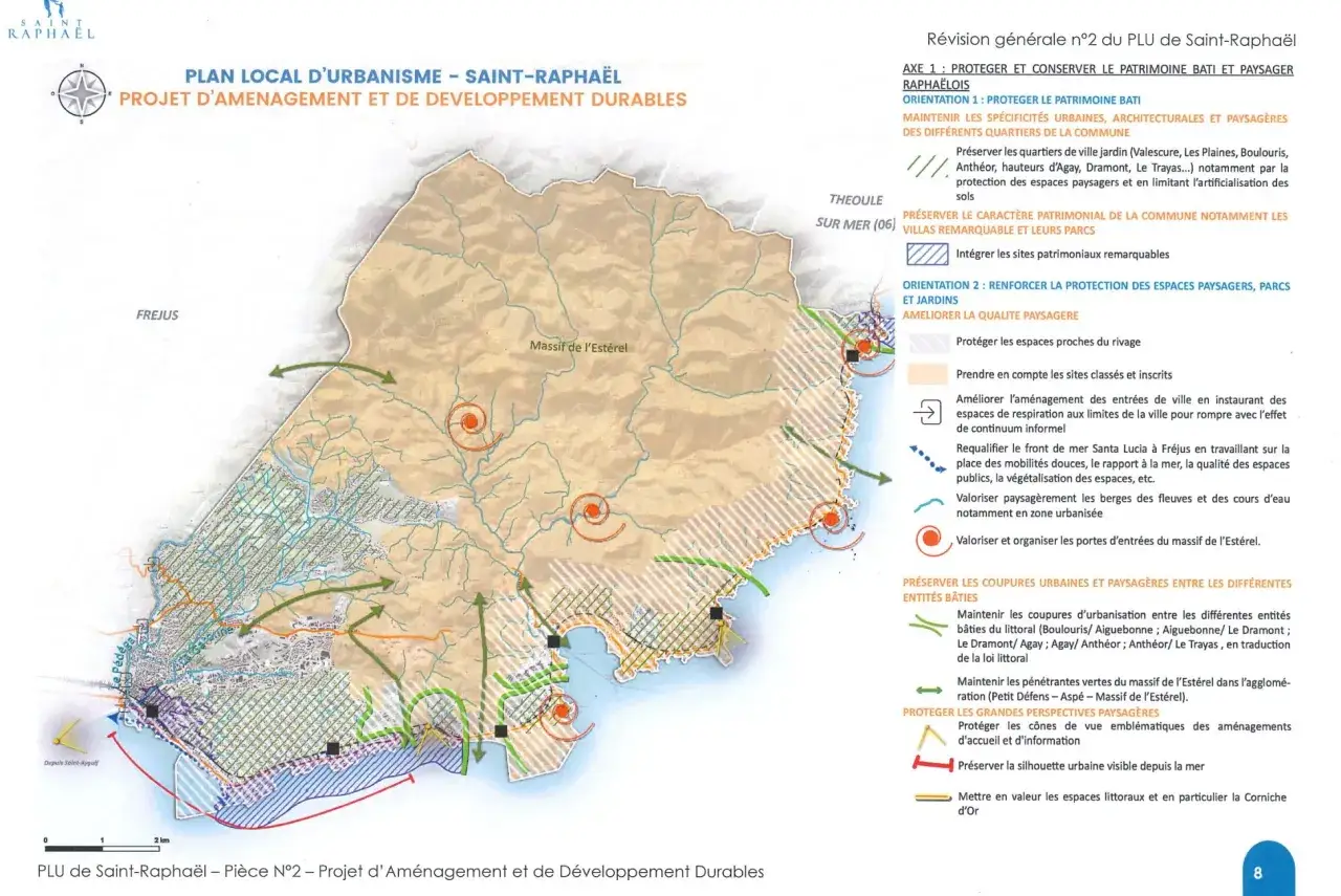 Plan d'urbanisme de Saint-Rapha&euml;l : projet d'am&eacute;nagement et de d&eacute;veloppement durables. Carte montrant les orientations pour pr&eacute;server le patrimoine b&acirc;ti et paysager.