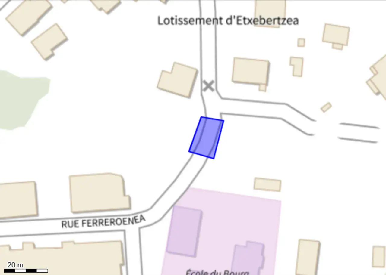 Carte du lotissement d'Etxebertzea, rue Ferreroenea, près de l'école du Bourg. Un rectangle bleu sur la carte indique une zone.